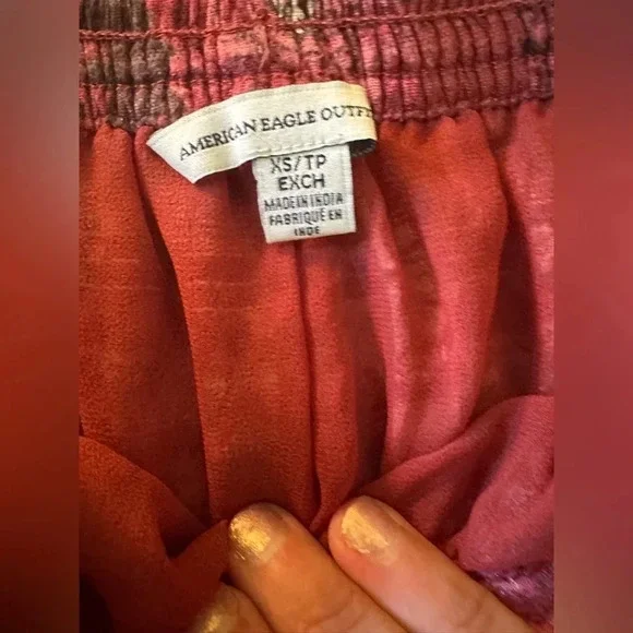 American Eagle Outfitters flowy floral shorts - Picture 5 of 9